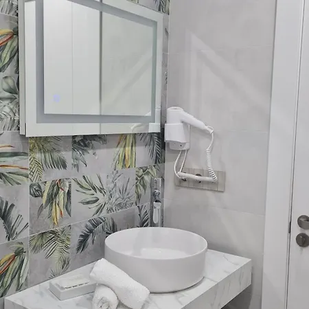 La Avenida Apartment